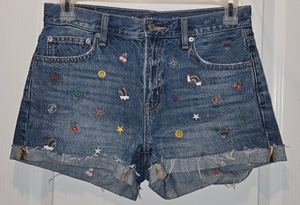 American Eagle Embroidered denim shorts sz 4